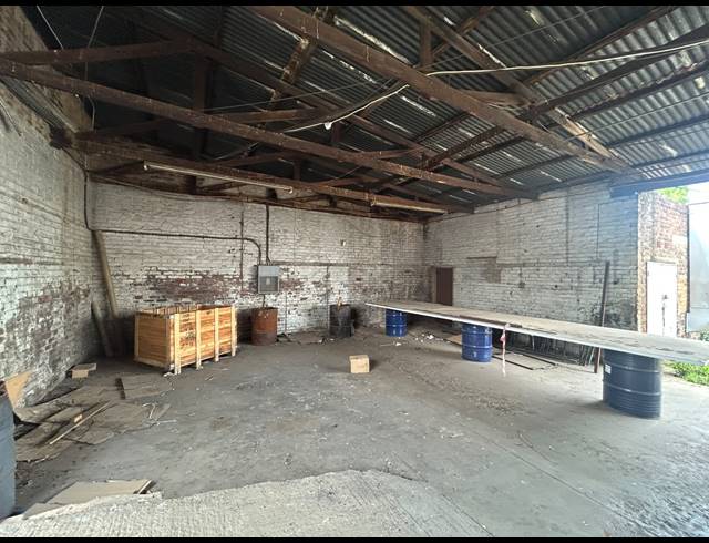 1,508M² WAREHOUSE TO LET IN NEWLANDS